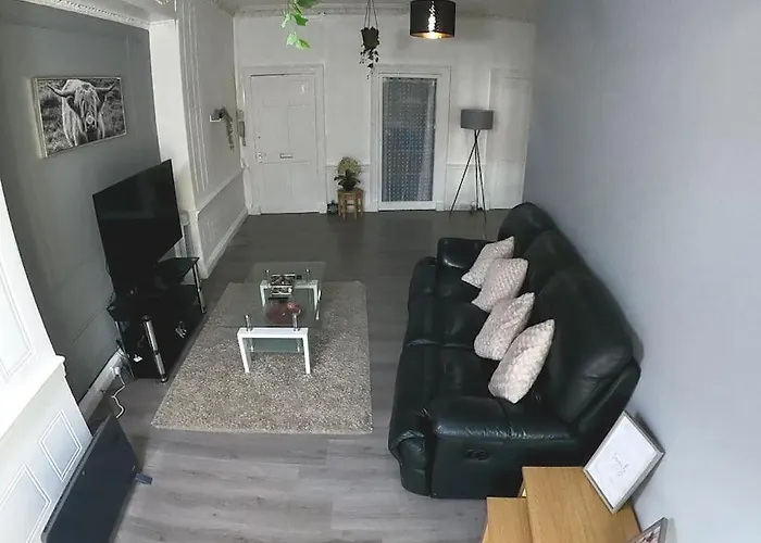 Fantastic - Centrally Located 1 Bed Apt With Wi-Fi