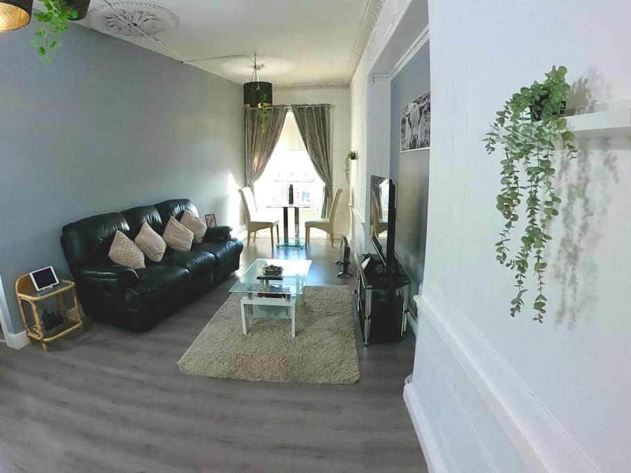 Fantastic - Centrally Located 1 Bed Apt With Wi-fi Apartment Dalkeith