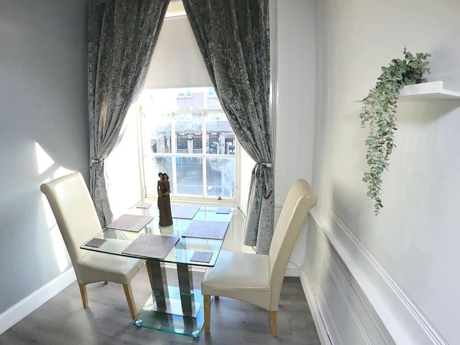 Fantastic - Centrally Located 1 Bed Apt With Wi-fi Dalkeith