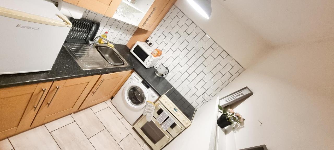 Apartment Fantastic - Centrally Located 1 Bed Apt With Wi-fi *